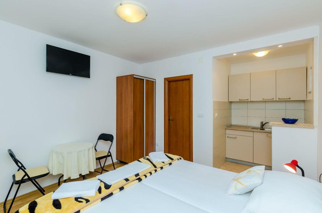 Guesthouse Matusic ดูบรอฟนิก ภายนอก รูปภาพ