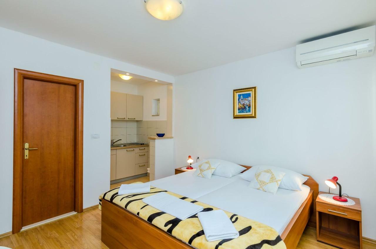 Guesthouse Matusic ดูบรอฟนิก ภายนอก รูปภาพ